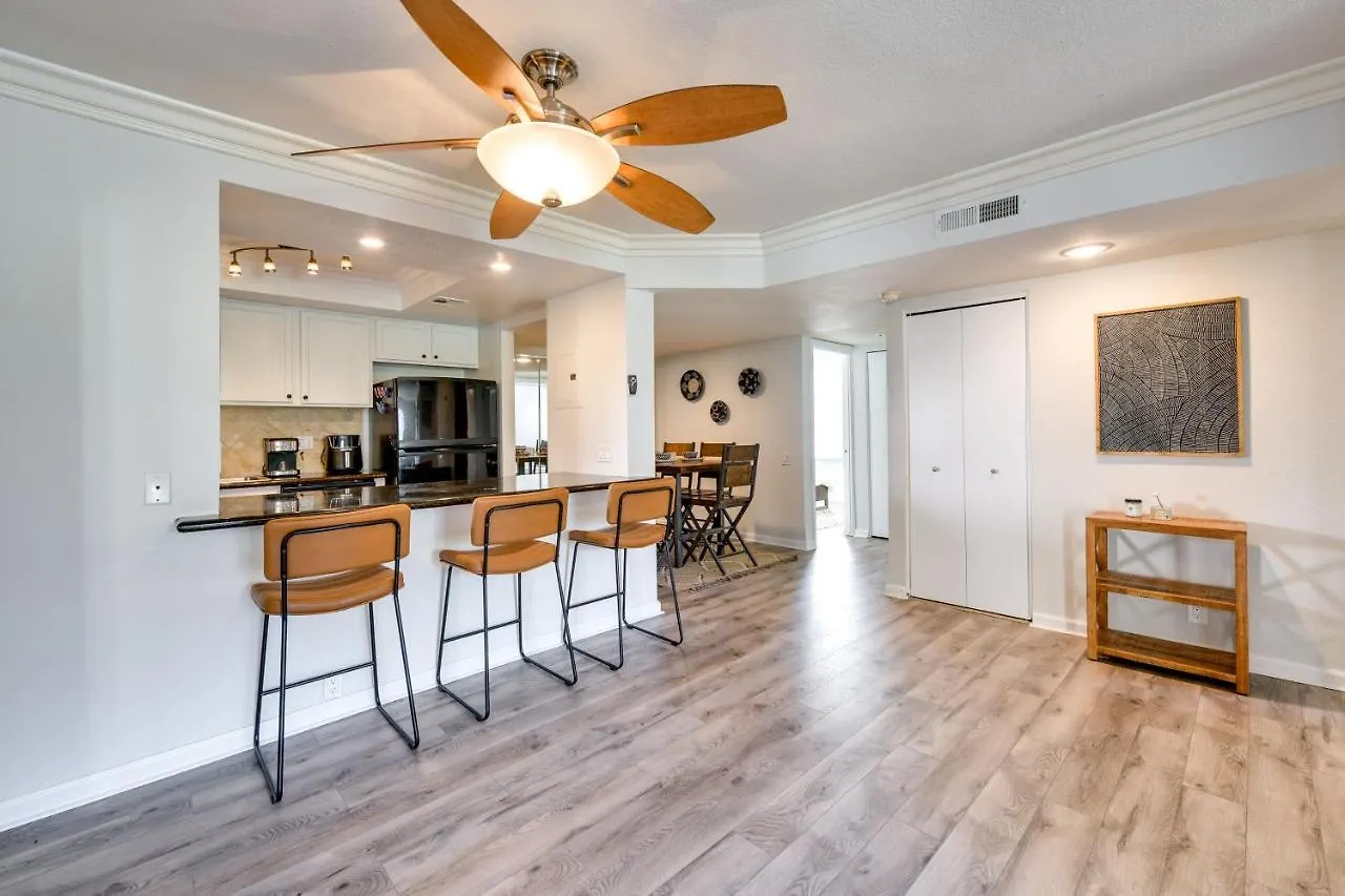 Palm Springs Condo Rental With Pool And Hot Tub Access USA