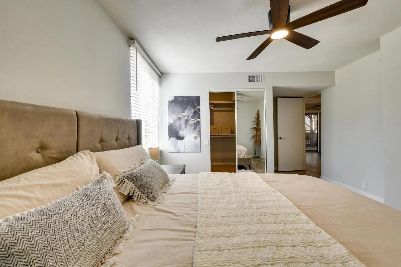 Palm Springs Condo Rental With Pool And Hot Tub Access