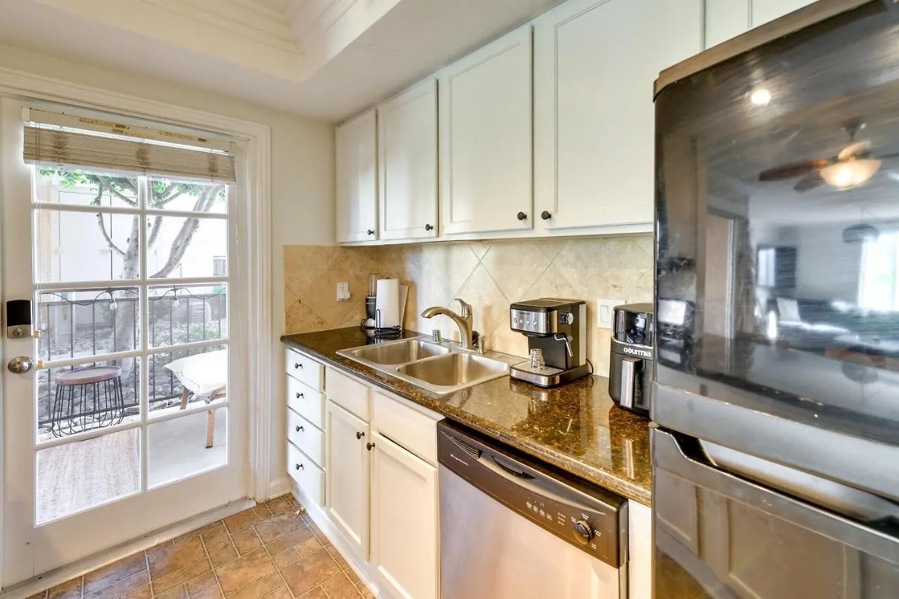 Palm Springs Condo Rental With Pool And Hot Tub Access Palm Springs